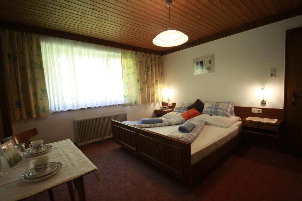 Privatzimmer Kammerlander Neukirchen am Grossvenediger Phòng bức ảnh