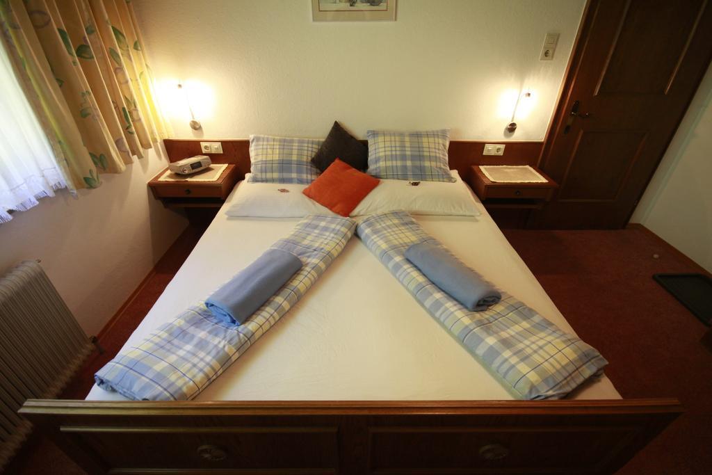 Privatzimmer Kammerlander Neukirchen am Grossvenediger Phòng bức ảnh