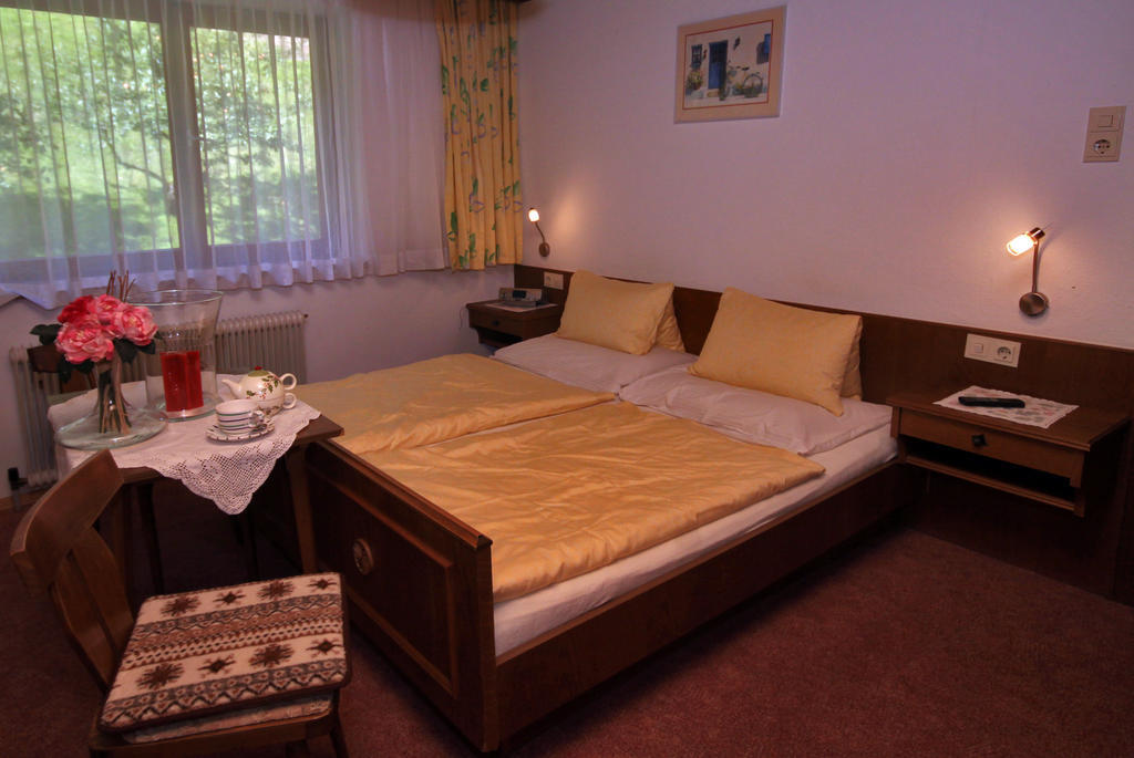 Privatzimmer Kammerlander Neukirchen am Grossvenediger Phòng bức ảnh